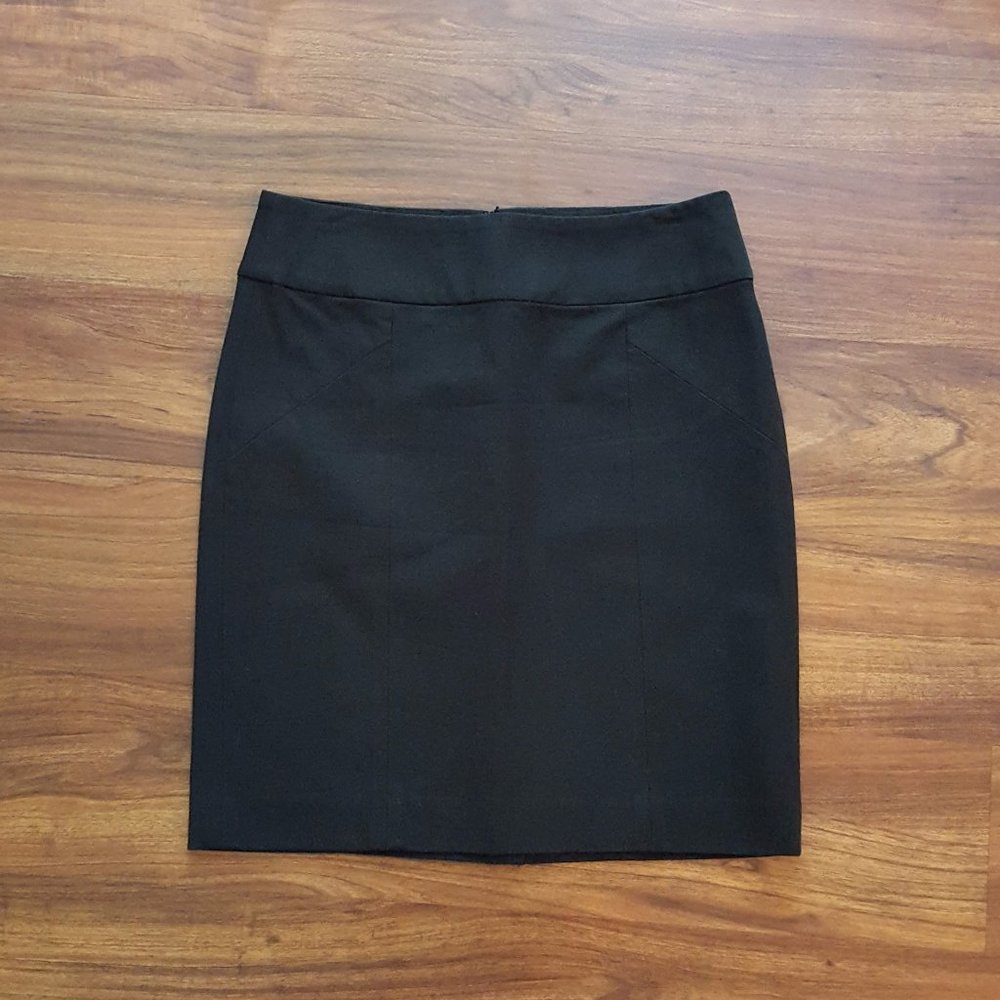 Banana Republic Black Skirt, Size 6